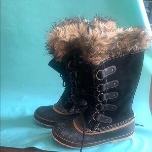 Sorel Black Winter Boots with Fur Trim